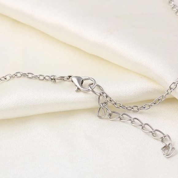 🔥2 for$15🔥 Layered Leaf Necklace Gold and Silver - Picture 4 of 8